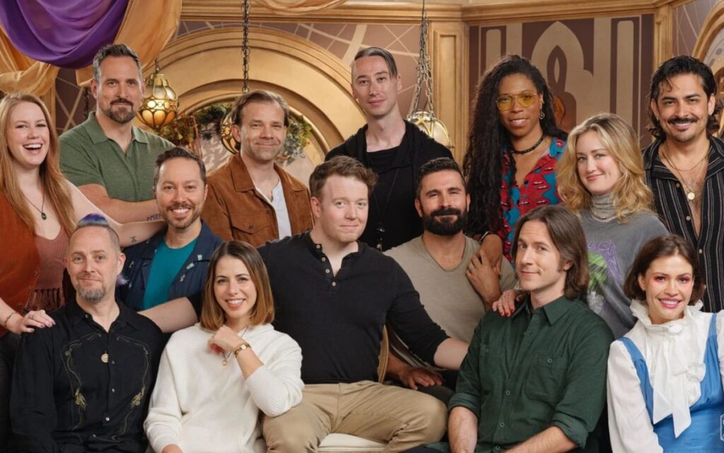 Elenco completo de Critical Role reunido en el set, integrado por actores de voz y narradores que forman el proyecto.
